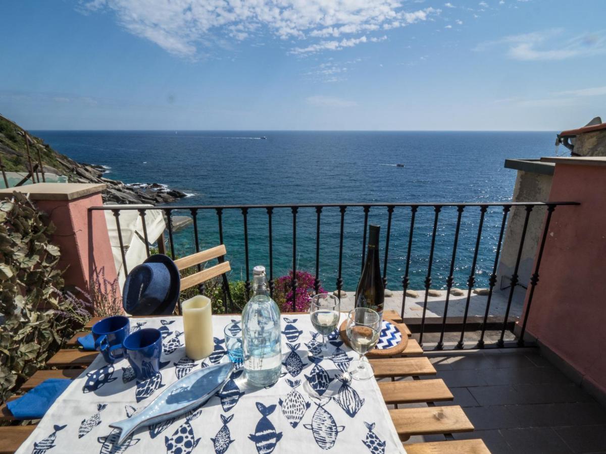 Refilea Sea View Tower Villa Vernazza Exterior photo