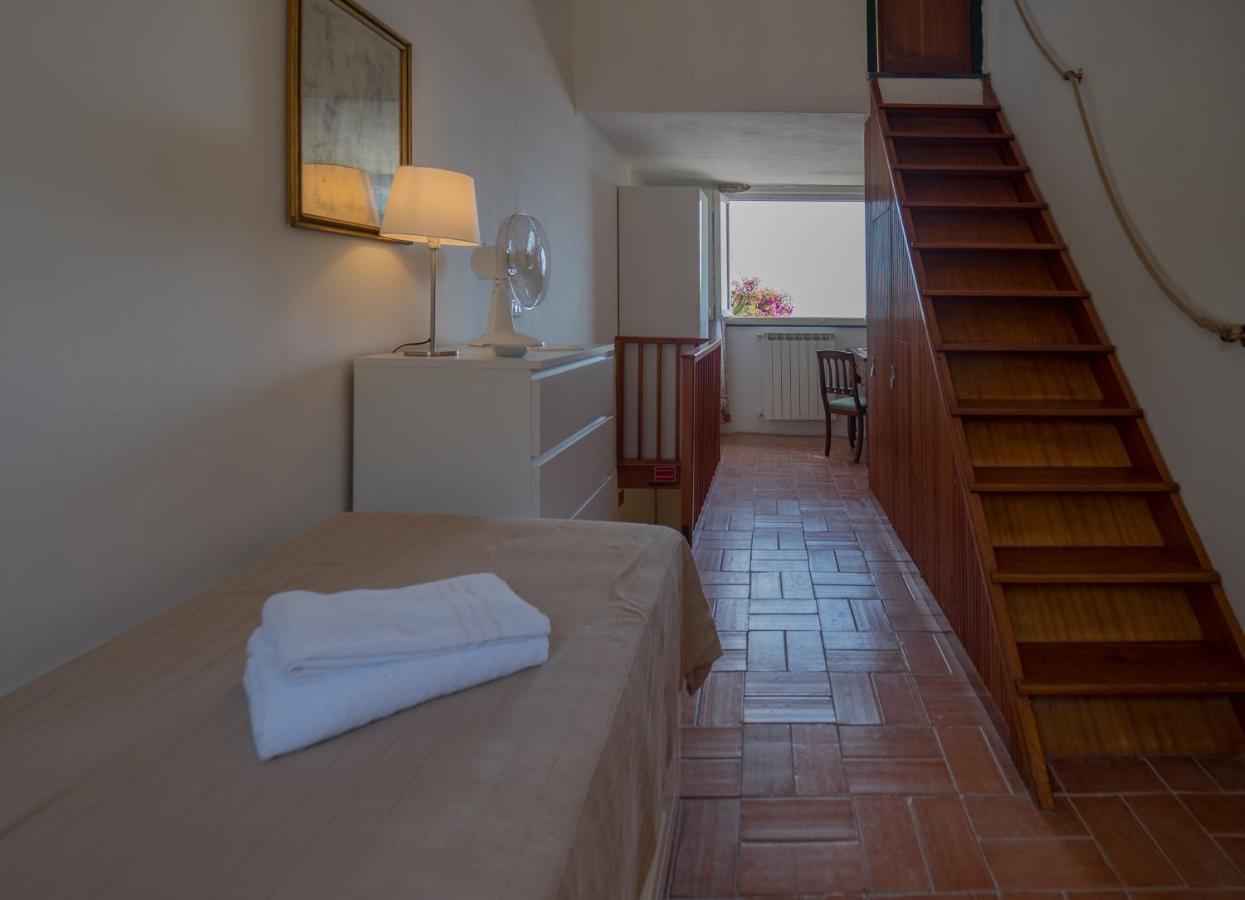 Refilea Sea View Tower Villa Vernazza Exterior photo