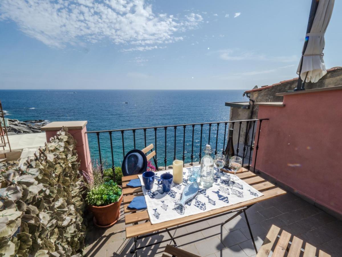 Refilea Sea View Tower Villa Vernazza Exterior photo